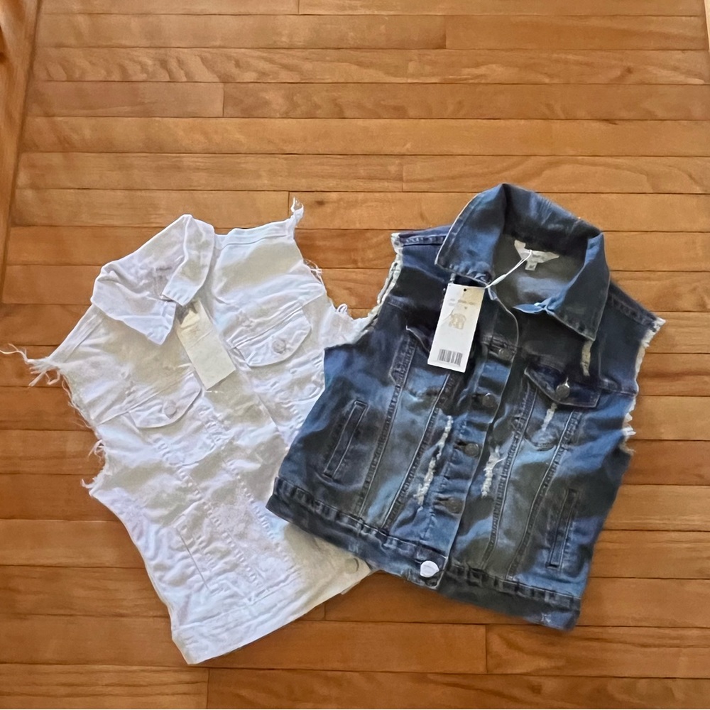 Juniors Vests Size Medium bundle. White & denim blue. NWT